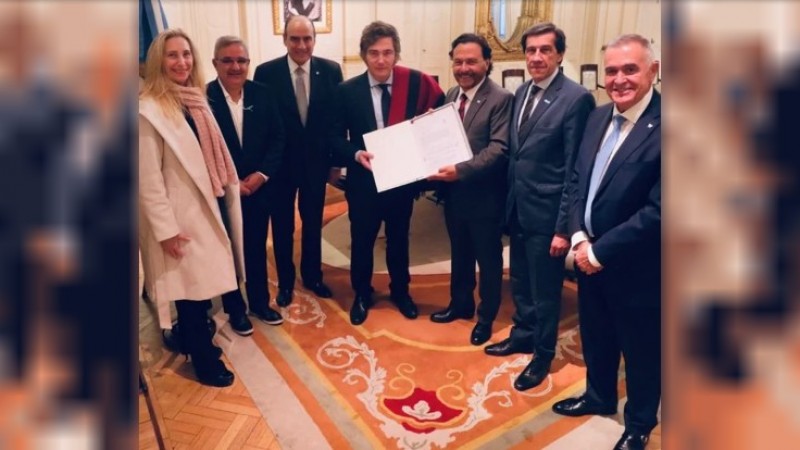 Milei teje acuerdos con gobernadores aliados para  avanzar en la campaña electoral